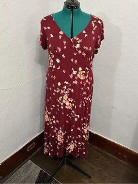 A Glow Maternity Women’s Floral Wrap Midi Dress - Burgundy